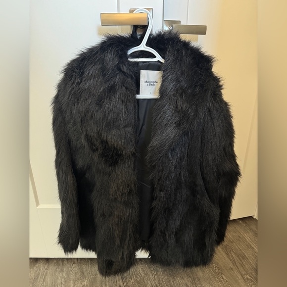 Abercrombie Faux Fur Coat - Picture 3 of 5